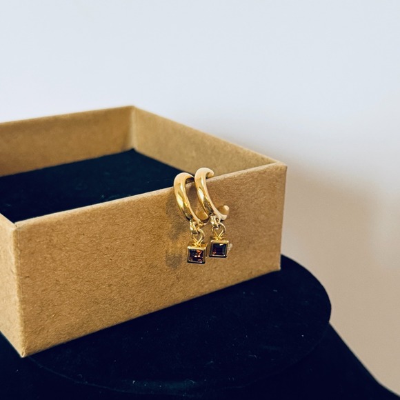 Monet Gold Tone Hoop Drop Earrings Square Garnet Red Stone‎ Dangle Vintage Class - Picture 2 of 8
